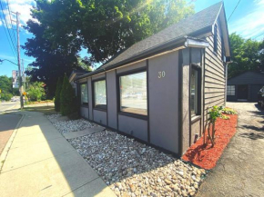 Cozy 3-Bedroom House in Historic Town/Free Parking, Milton